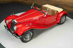 MG TF MG TF 1250 Cabriolet / Roadster 1954 Rot
