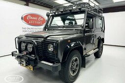 Land Rover Defender Tomb Raider Off-road 2002 Grey