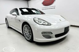 Porsche Panamera 4S Sedan / Saloon 2010 White