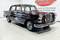Mercedes-Benz 200 D Sedan / Saloon 1966 Red