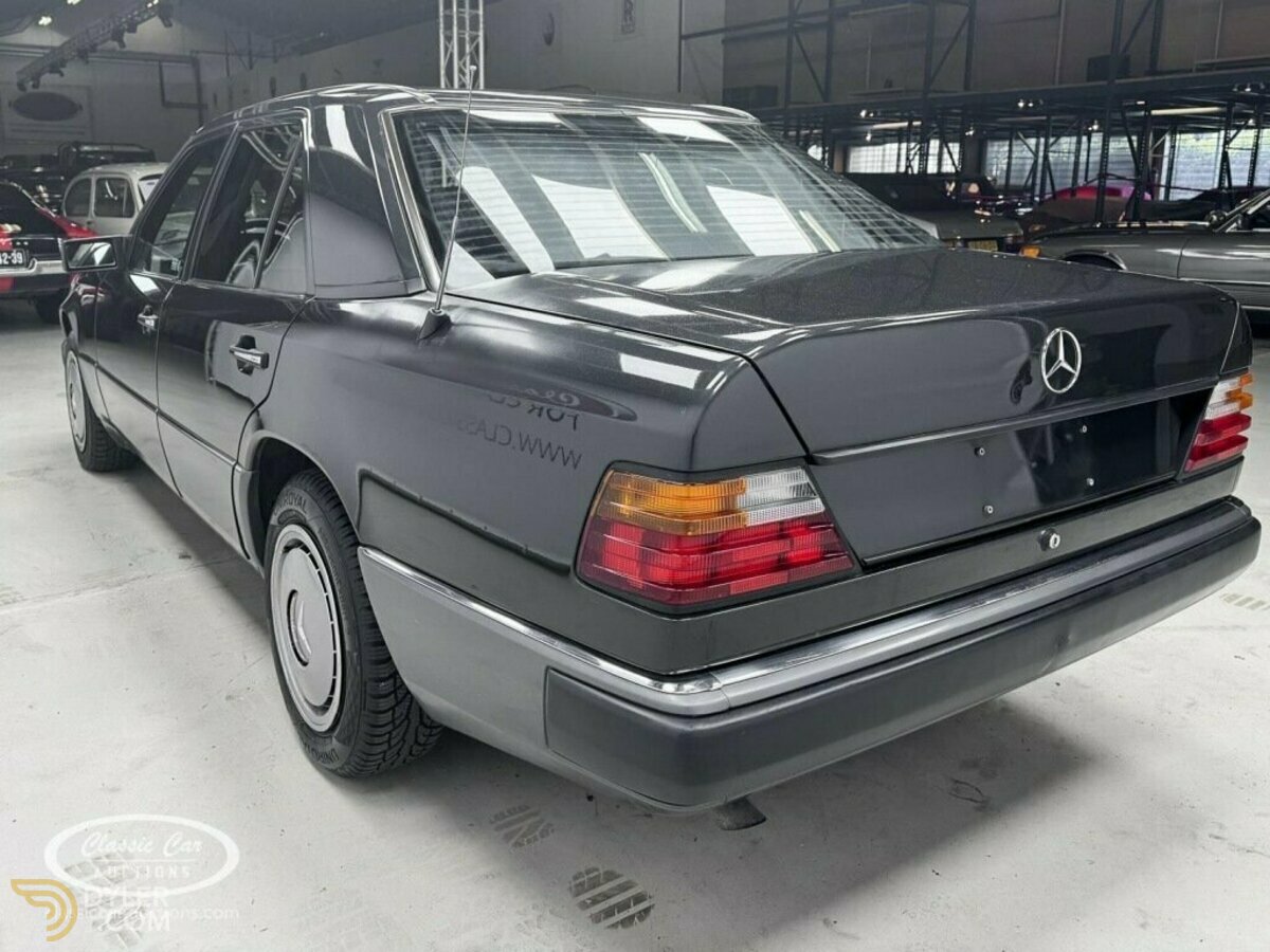 1992 Mercedes-Benz 200 200E, foto 4