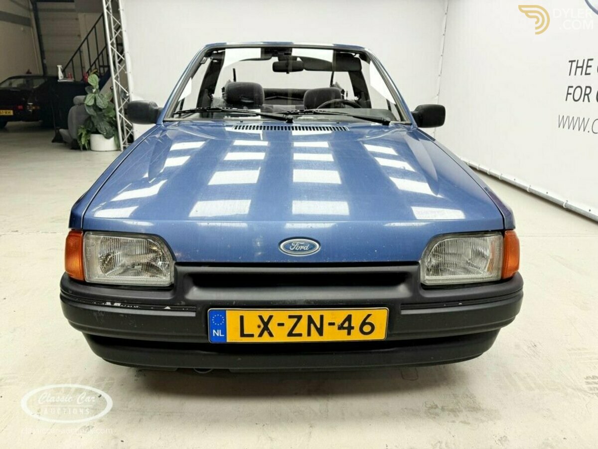 1986 Ford Escort Ghia Convertible, foto 2