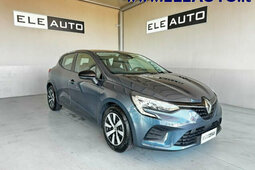 Renault Clio Equilibre Sedan / Saloon 2023 Grey