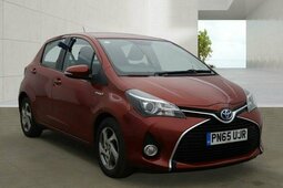 Toyota Yaris Icon Berlina compatta 2015 Rosso