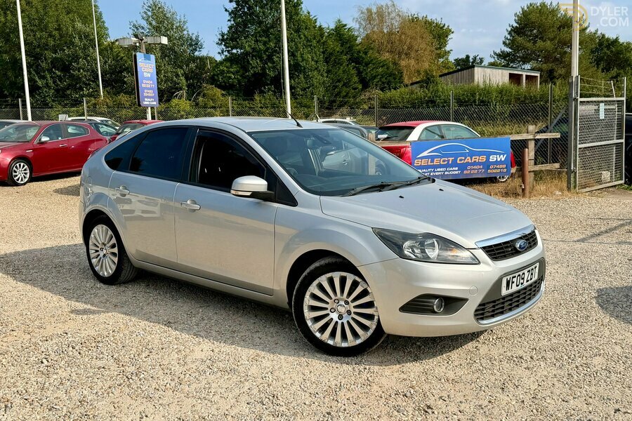 Ford Focus Titanium Hatchback 2009 Silver