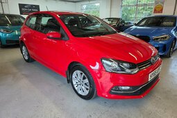 Volkswagen Polo SE Hatchback 2015 Red