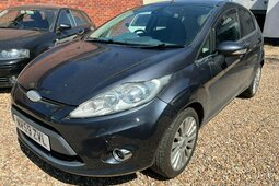 Ford Fiesta Titanium Berlina compatta 2009 Grigio