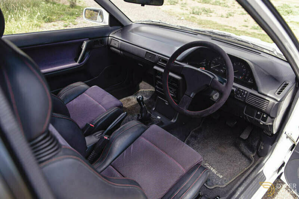 1992 Mazda 323 GT, foto 2