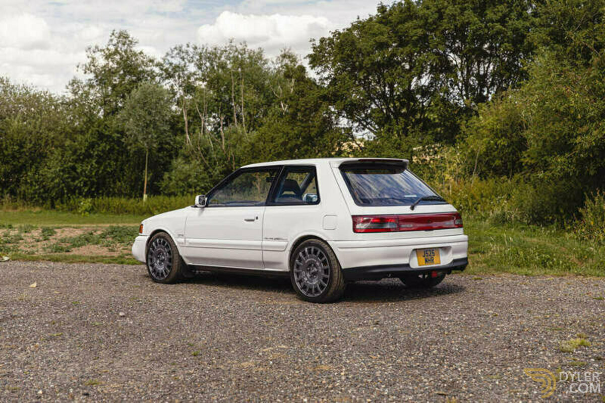 1992 Mazda 323 GT, foto 4