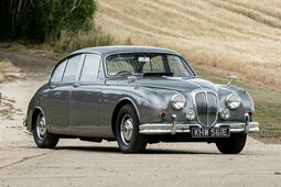 Daimler 2.5 V8 Sedan / Saloon 1967 Silver