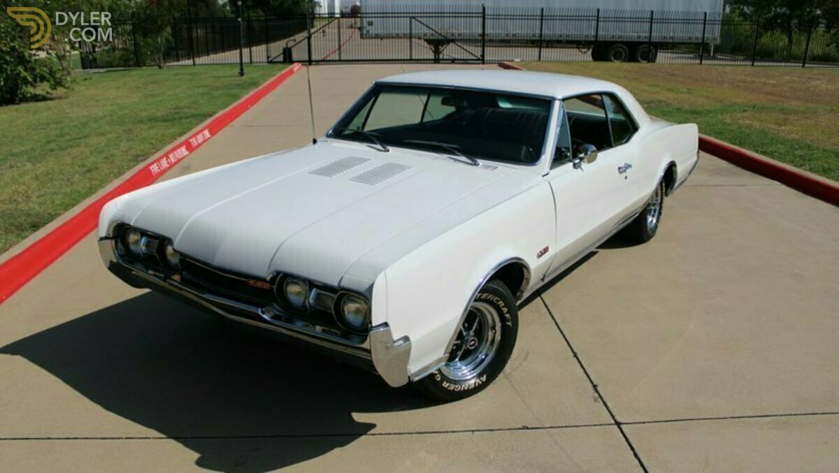 1967 Oldsmobile Cutlass Supreme, foto 2