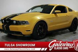 Ford Mustang GT Coupe 2011 Amarillo