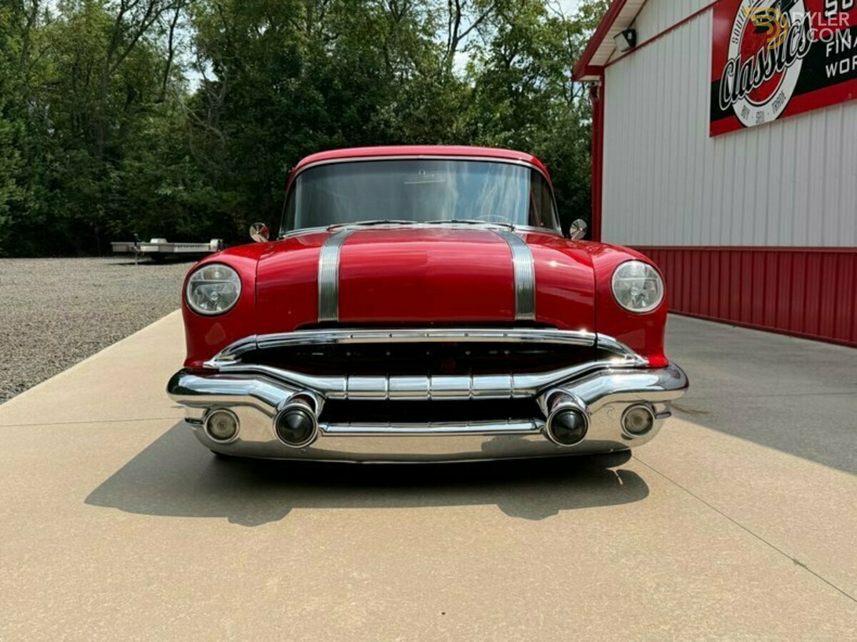1956 Pontiac Chieftain, foto 2