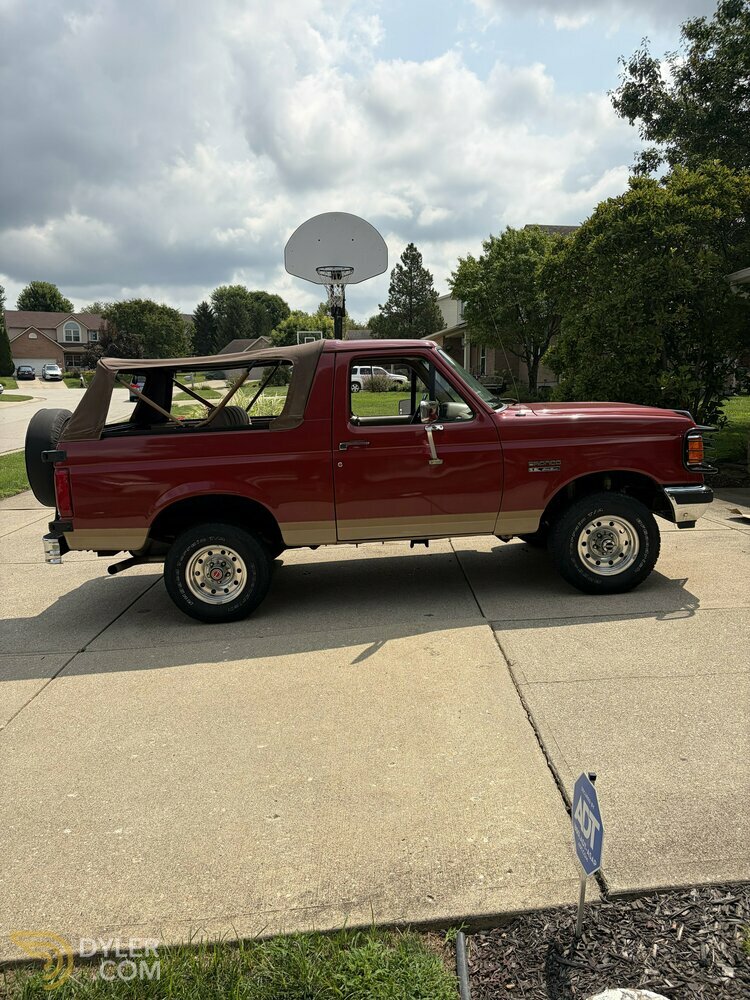 1990 Ford Bronco Eddie Bauer, foto 2