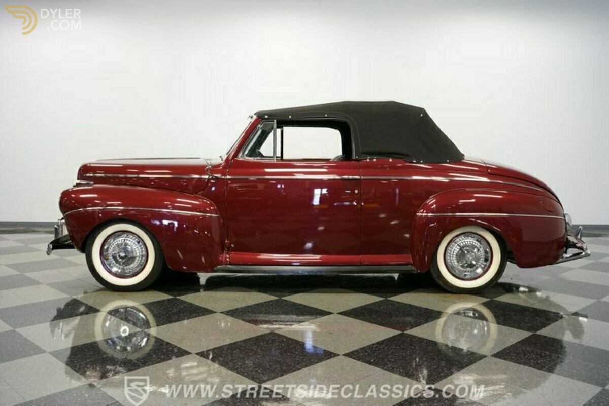 1941 Ford Super Deluxe Convertible, foto 2