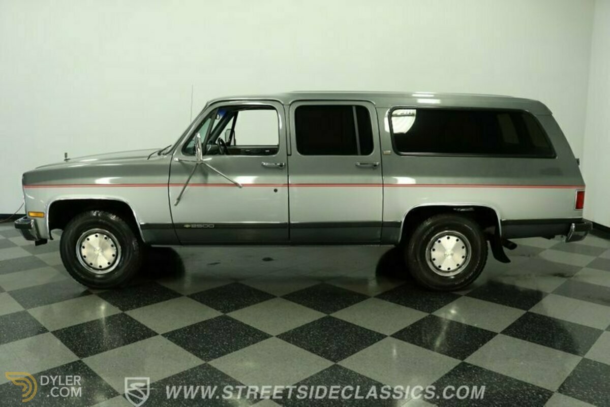 1990 Chevrolet Suburban R2500, foto 2