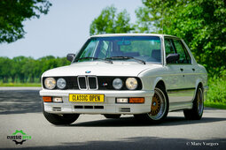 BMW M535i E28 Sedan / Saloon 1985 White