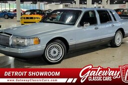 Lincoln Town Car Signature Sedan/Berlina 1993