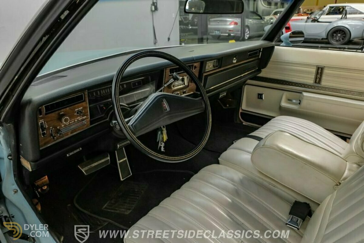 1975 Oldsmobile Delta 88 Royale Convertible, foto 4