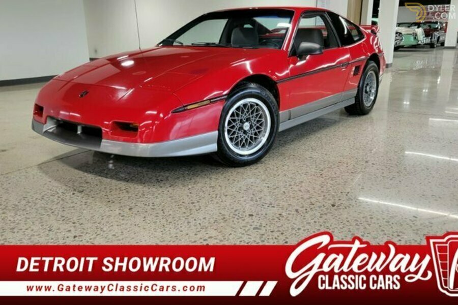 Pontiac Fiero GT Coupe 1986 Red