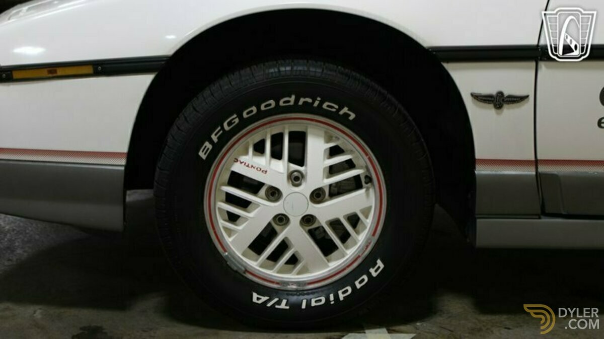 1984 Pontiac Fiero SE Indy Pace Car Limited Edition, foto 7