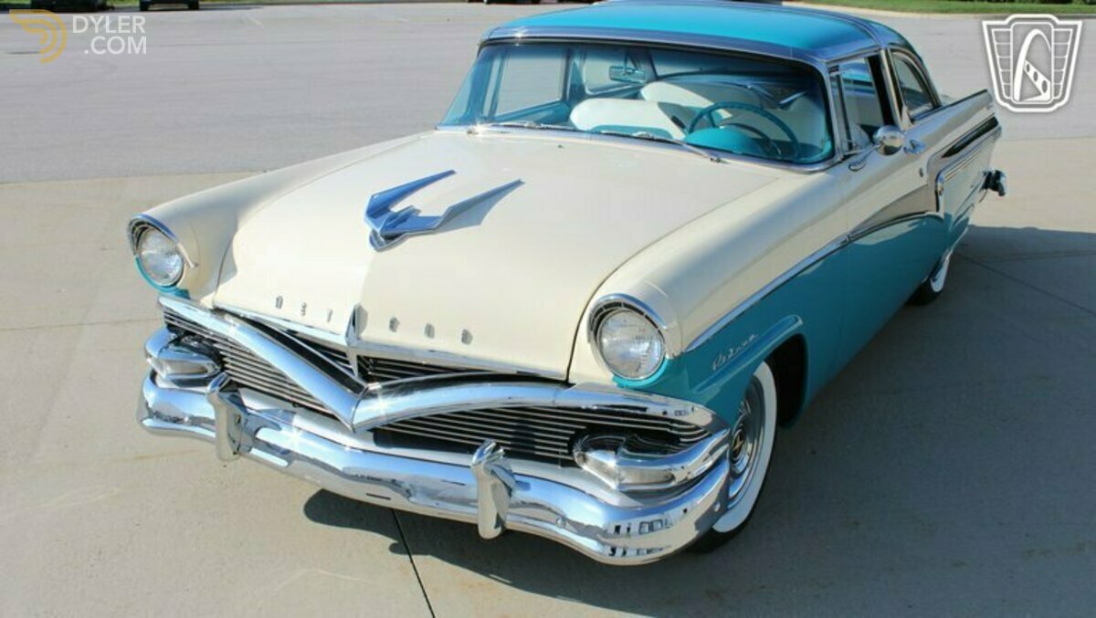 1956 Ford Fairlane Meteor Rideau Crown Victoria, foto 2