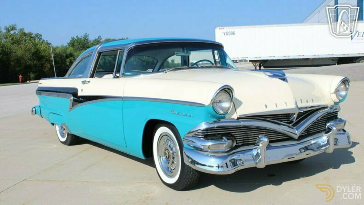 1956 Ford Fairlane Meteor Rideau Crown Victoria, foto 3