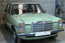 Mercedes-Benz 230.4 W115 Sedán / Berlina 1978 Verde