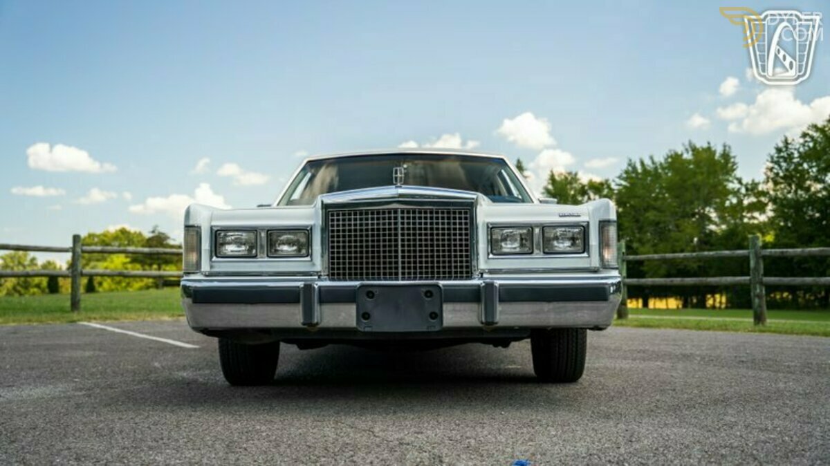1985 Lincoln Town Car Signature Series, foto 4