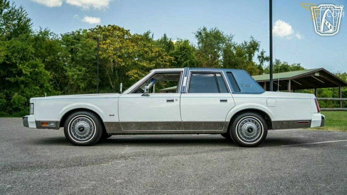 1985 Lincoln Town Car Signature Series, foto 9