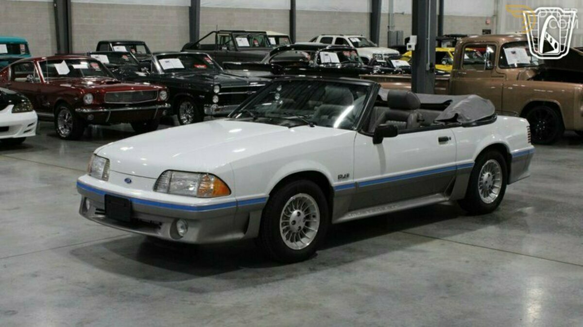 1988 Ford Mustang, foto 2
