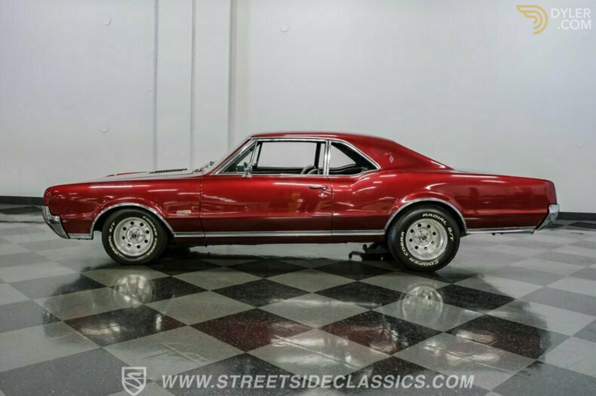 1967 Oldsmobile Cutlass Supreme, foto 2