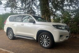 Toyota Land Cruiser 2.8D Invincible SUV 5dr Diesel Auto 4WD Euro 6 (s/ 2023 Bianco