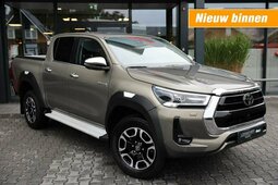 Toyota Hilux 2.8 D-4D DUBBEL CABIN EXECUTIVE A/T 2 ZITS 4WD VAN Minivan/MPV 2024 Bege