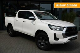 Toyota Hilux 2.4 D-4D DUBBEL CABIN PROFESSIONAL 2 ZITS 4WD VAN Todo-o-terreno 2024 Branco