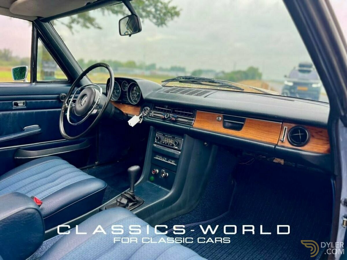 1970 Mercedes-Benz 250 C Coupé  Light Blue Metallic  Manual  Sunroof, foto 12