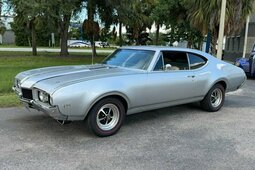Oldsmobile Cutlass 1968 Silberfarben