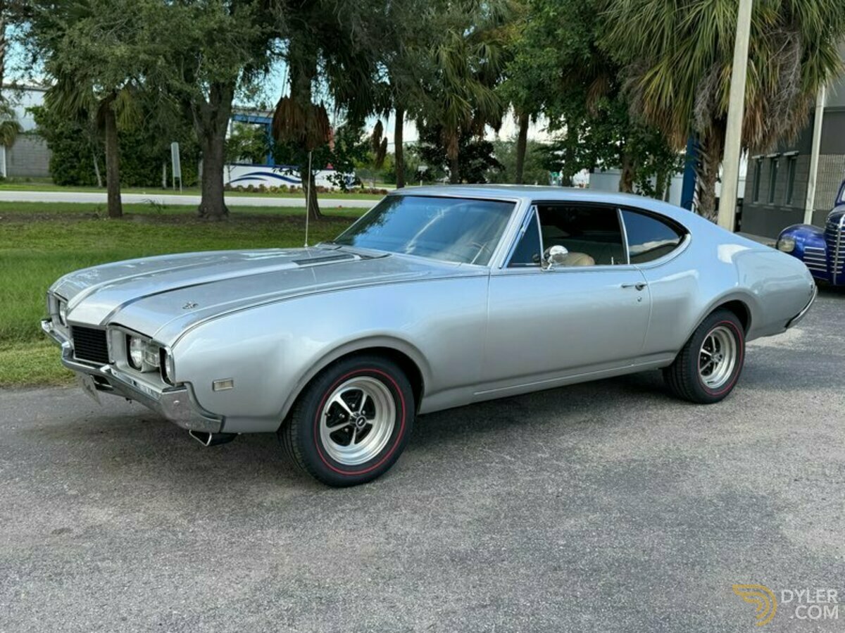 1968 Oldsmobile Cutlass, foto 1