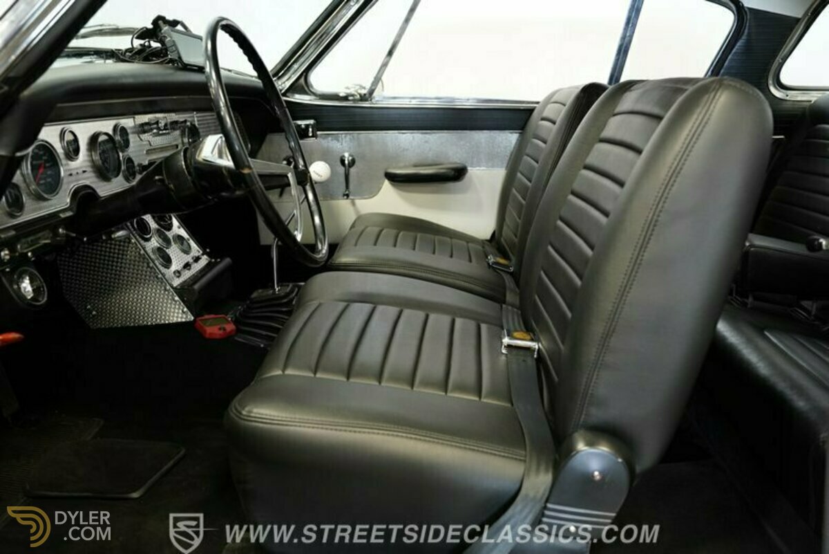1957 Studebaker Golden Hawk, foto 2