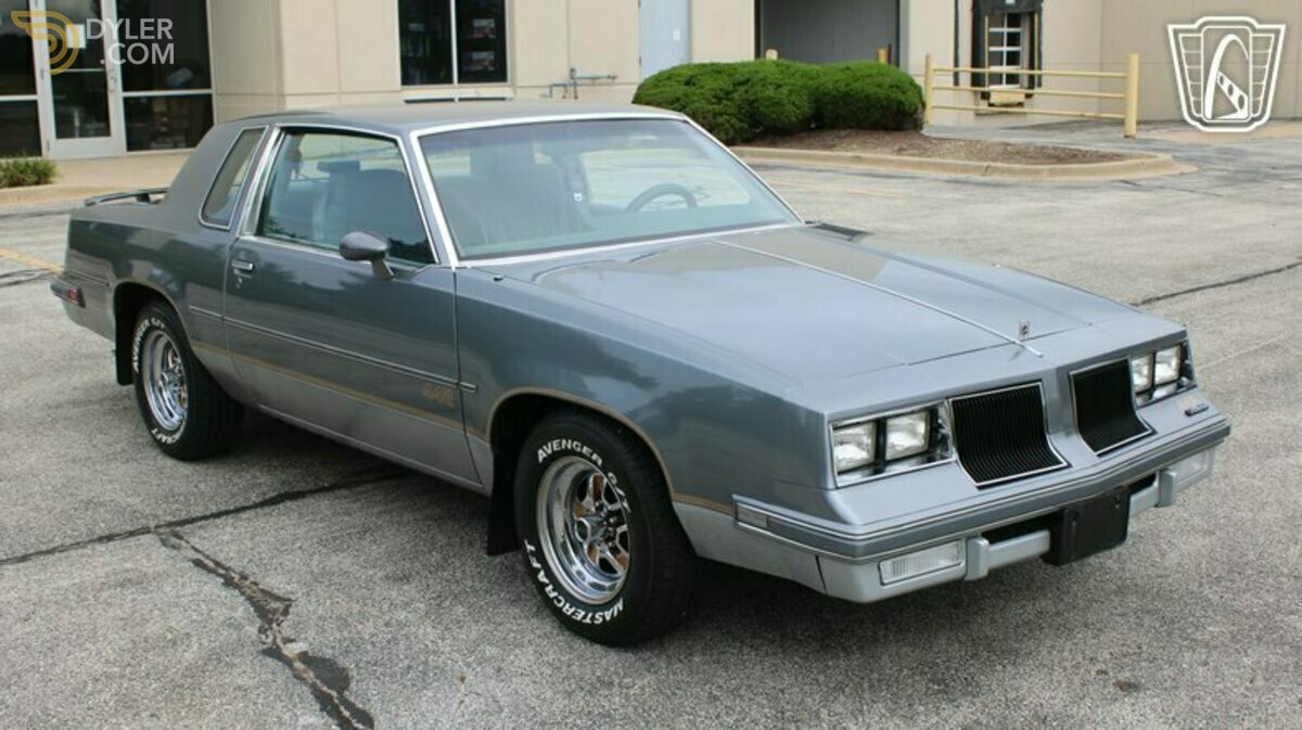 1986 Oldsmobile 4-4-2 Salon 442, foto 1