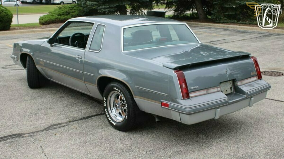 1986 Oldsmobile 4-4-2 Salon 442, foto 3