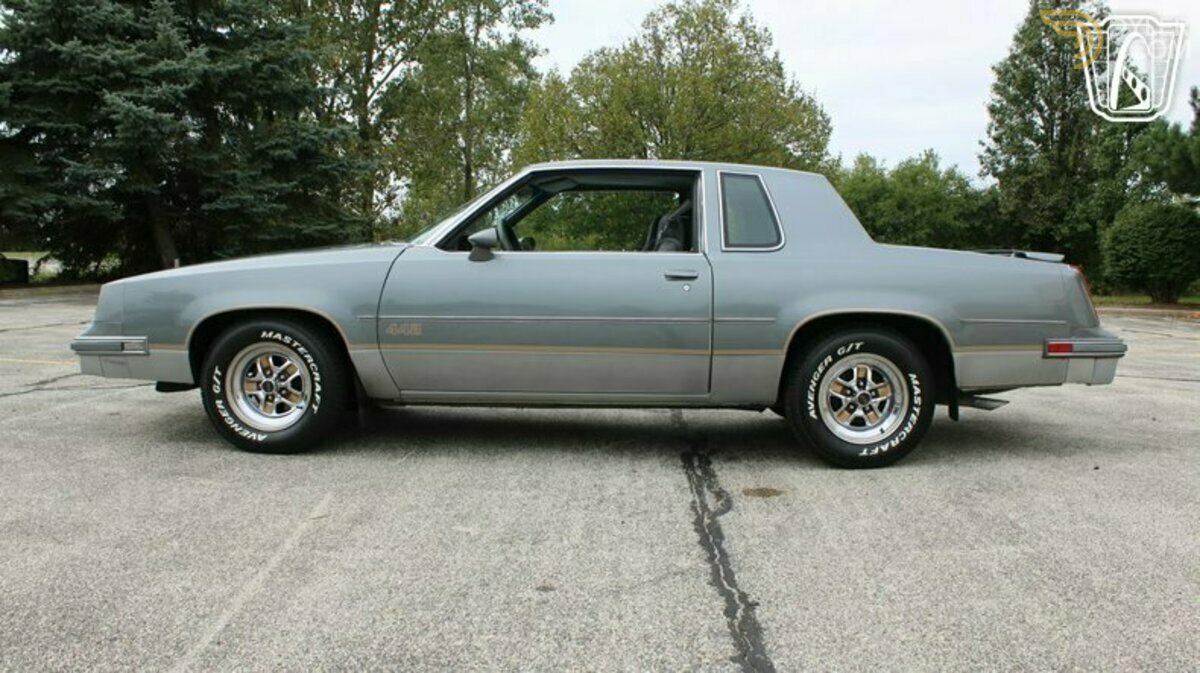 1986 Oldsmobile 4-4-2 Salon 442, foto 4