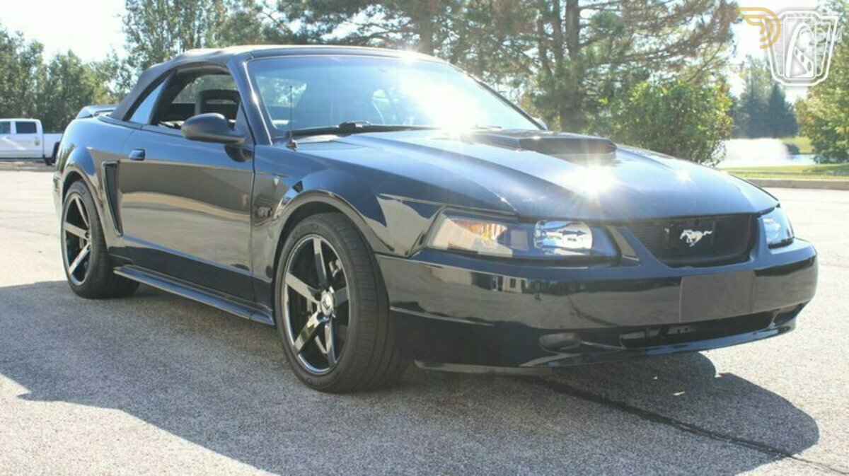 2000 Ford Mustang GT, foto 2