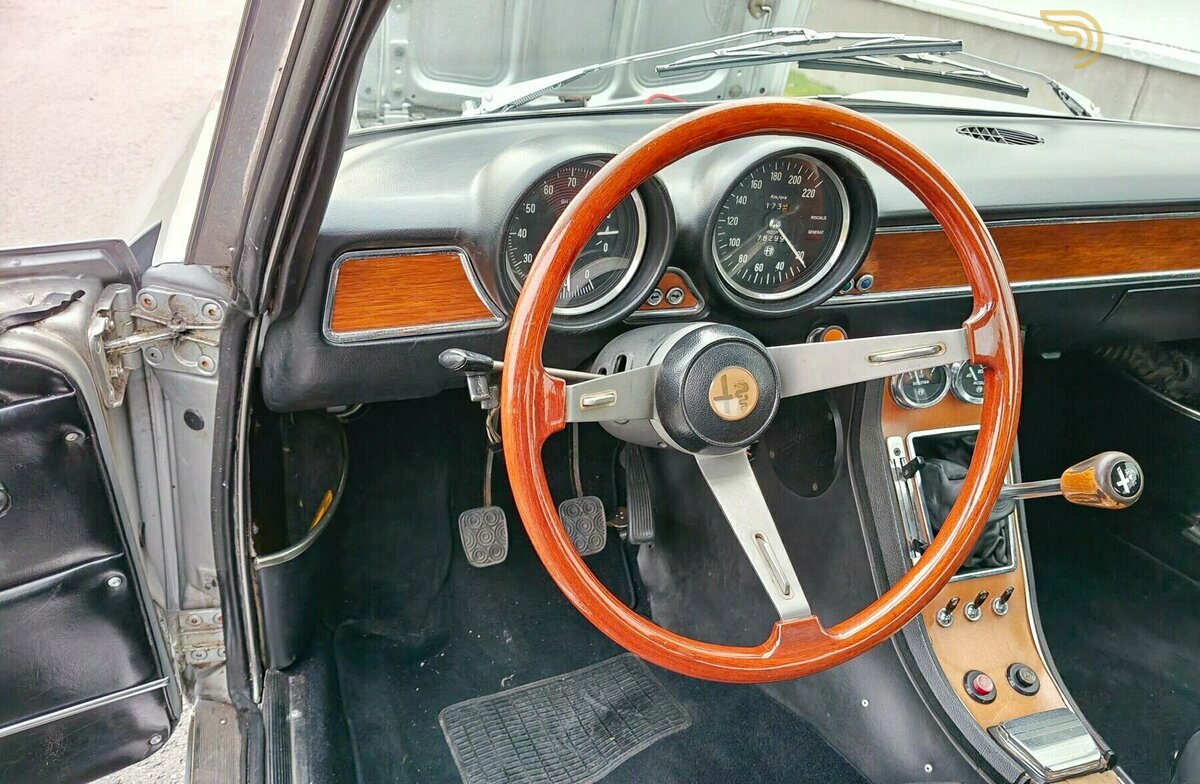 1973 Alfa Romeo Giulia GT 2000 Veloce, foto 6