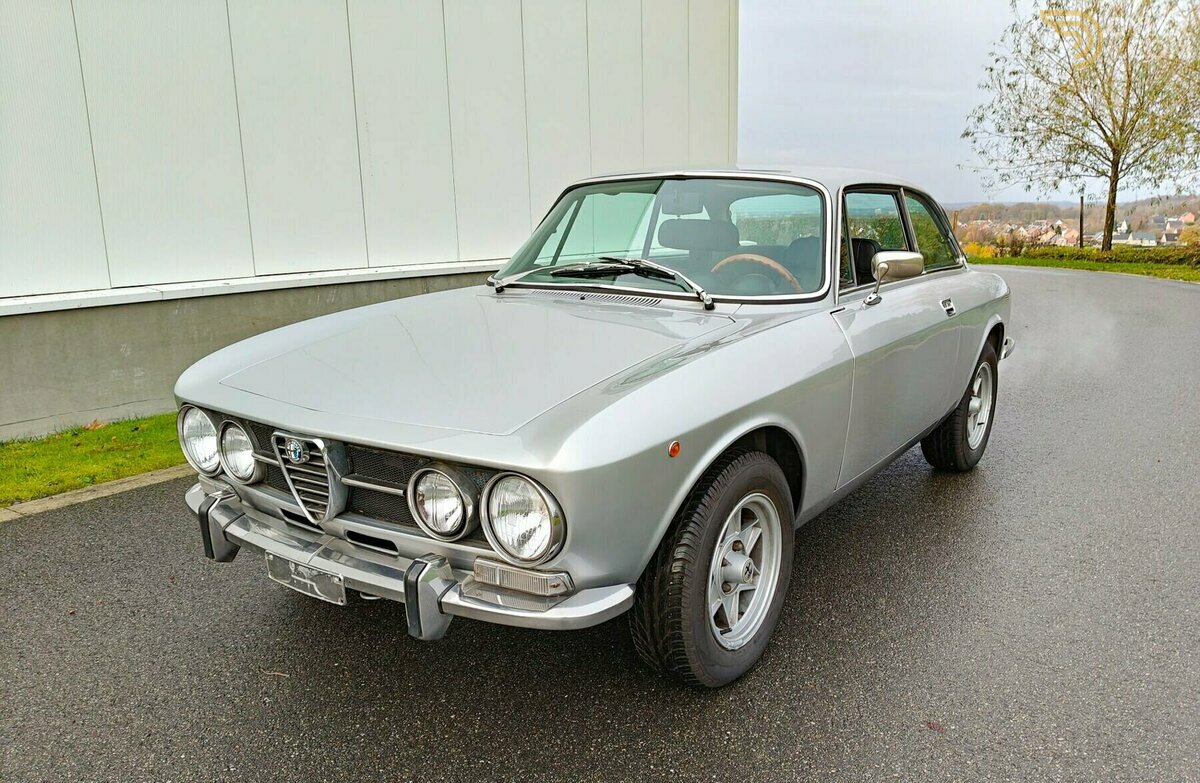 1973 Alfa Romeo Giulia GT 2000 Veloce, foto 1