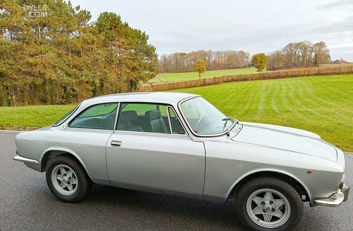 1973 Alfa Romeo Giulia GT 2000 Veloce, foto 10