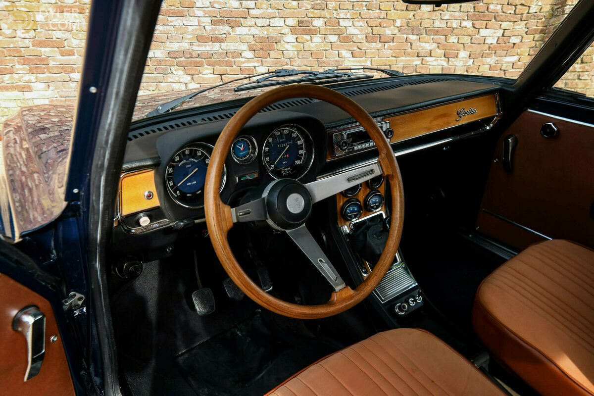 1975 Alfa Romeo Giulia Nuova Super 1300, foto 4