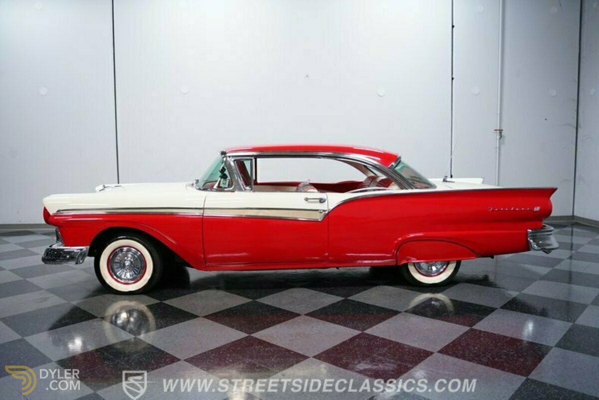 1957 Ford Fairlane 500 Club Victoria, foto 2