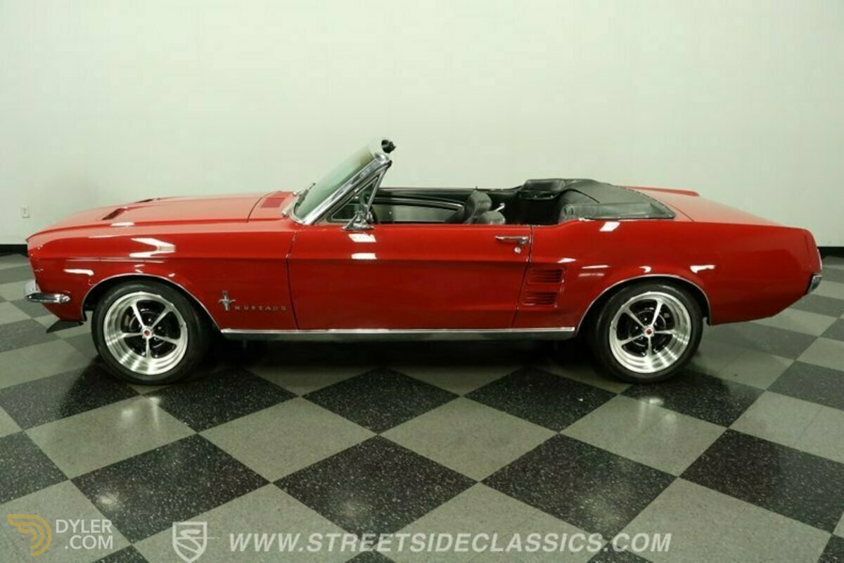1967 Ford Mustang Convertible Restomod, foto 2