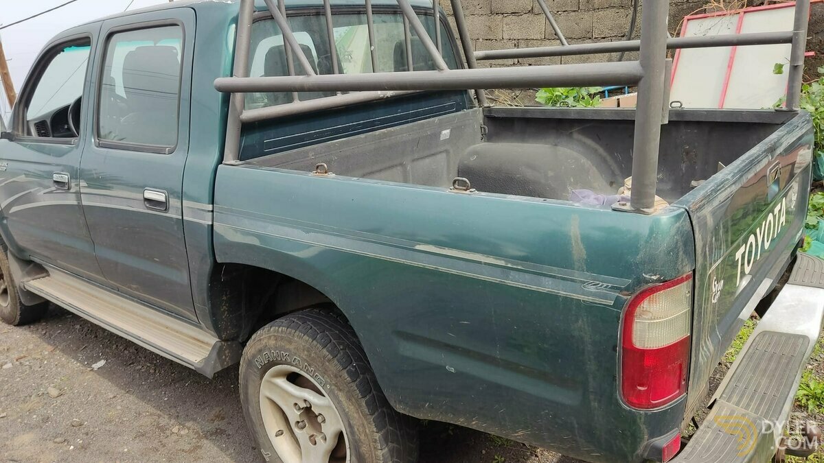 1999 Toyota Hilux, foto 2
